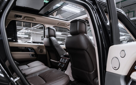 Land Rover Range Rover IV рестайлинг, 2019 год, 6 900 000 рублей, 2 фотография