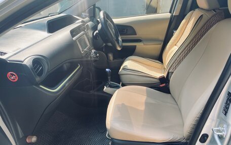 Toyota Aqua I, 2014 год, 760 000 рублей, 26 фотография