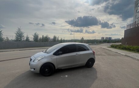 Toyota Yaris III рестайлинг, 2006 год, 450 000 рублей, 4 фотография