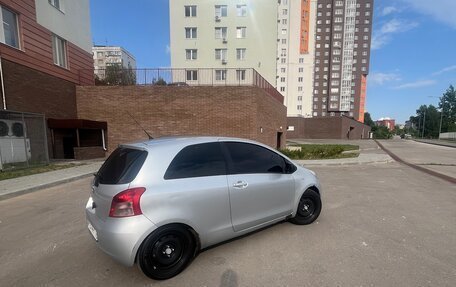Toyota Yaris III рестайлинг, 2006 год, 450 000 рублей, 6 фотография