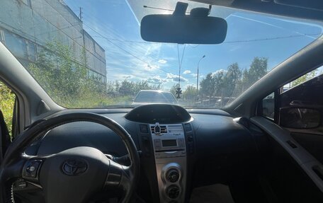 Toyota Yaris III рестайлинг, 2006 год, 450 000 рублей, 19 фотография