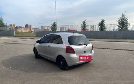 Toyota Yaris III рестайлинг, 2006 год, 450 000 рублей, 18 фотография