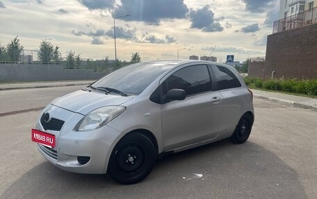 Toyota Yaris III рестайлинг, 2006 год, 450 000 рублей, 16 фотография