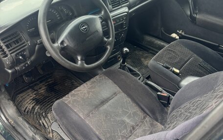 Opel Vectra B рестайлинг, 1998 год, 55 000 рублей, 5 фотография