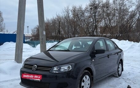 Volkswagen Polo VI (EU Market), 2011 год, 800 000 рублей, 2 фотография