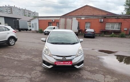 Honda Fit Shuttle I рестайлинг, 2013 год, 1 100 000 рублей, 2 фотография