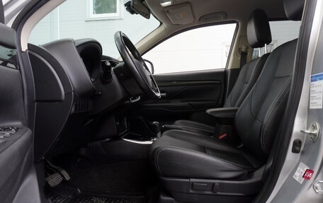 Mitsubishi Outlander III рестайлинг 3, 2018 год, 2 349 000 рублей, 9 фотография