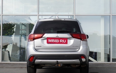 Mitsubishi Outlander III рестайлинг 3, 2018 год, 2 349 000 рублей, 6 фотография