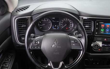 Mitsubishi Outlander III рестайлинг 3, 2018 год, 2 349 000 рублей, 12 фотография