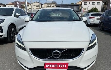 Volvo V40 II рестайлинг, 2019 год, 1 100 000 рублей, 2 фотография
