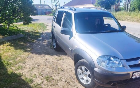 Chevrolet Niva I рестайлинг, 2015 год, 710 000 рублей, 3 фотография