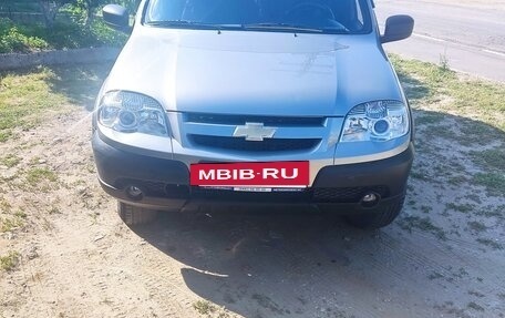 Chevrolet Niva I рестайлинг, 2015 год, 710 000 рублей, 6 фотография