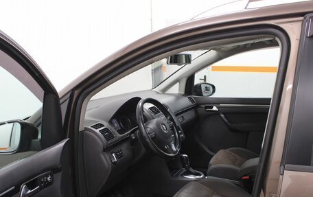 Volkswagen Touran III, 2011 год, 899 900 рублей, 12 фотография