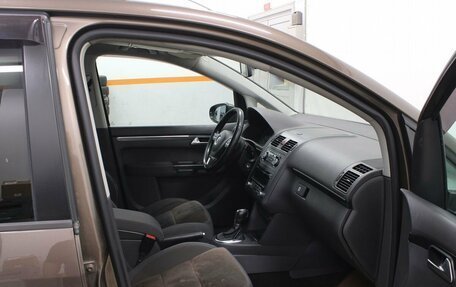 Volkswagen Touran III, 2011 год, 899 900 рублей, 13 фотография