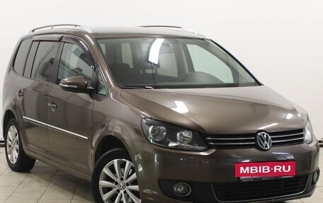 Volkswagen Touran III, 2011 год, 899 900 рублей, 3 фотография