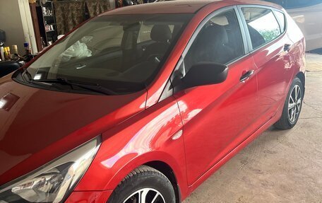 Hyundai Solaris II рестайлинг, 2014 год, 970 000 рублей, 2 фотография