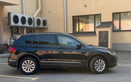 Volkswagen Tiguan II, 2021 год, 2 600 000 рублей, 3 фотография