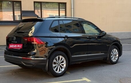 Volkswagen Tiguan II, 2021 год, 2 600 000 рублей, 4 фотография