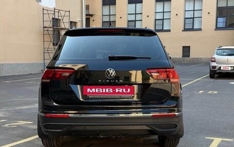 Volkswagen Tiguan II, 2021 год, 2 600 000 рублей, 5 фотография