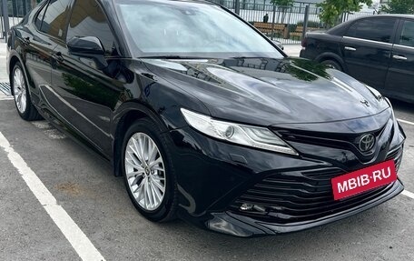 Toyota Camry, 2020 год, 3 100 000 рублей, 2 фотография