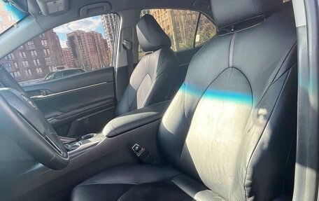 Toyota Camry, 2018 год, 2 300 000 рублей, 9 фотография
