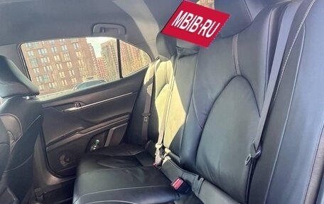 Toyota Camry, 2018 год, 2 300 000 рублей, 10 фотография