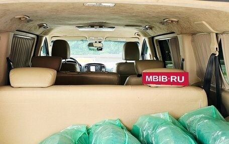 Hyundai H-1 II рестайлинг, 2016 год, 2 700 000 рублей, 12 фотография