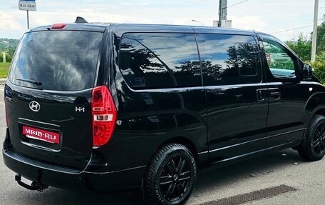 Hyundai H-1 II рестайлинг, 2016 год, 2 700 000 рублей, 8 фотография