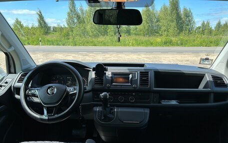 Volkswagen Multivan T6 рестайлинг, 2015 год, 4 300 000 рублей, 10 фотография