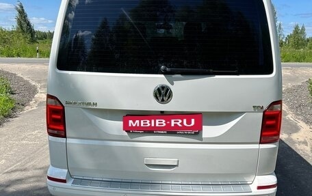 Volkswagen Multivan T6 рестайлинг, 2015 год, 4 300 000 рублей, 5 фотография