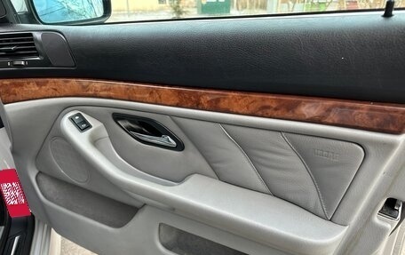 BMW 5 серия, 2000 год, 850 000 рублей, 21 фотография