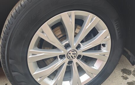 Volkswagen Tiguan II, 2020 год, 2 865 000 рублей, 4 фотография