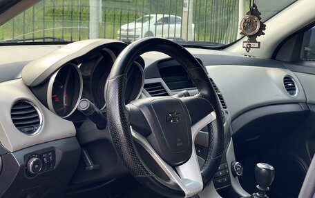 Chevrolet Cruze II, 2011 год, 749 000 рублей, 8 фотография