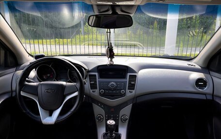Chevrolet Cruze II, 2011 год, 749 000 рублей, 10 фотография