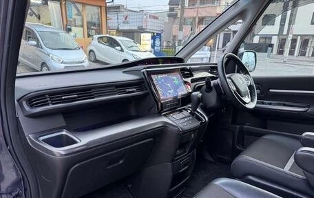 Honda Stepwgn IV, 2020 год, 1 490 000 рублей, 16 фотография