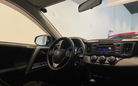 Toyota RAV4, 2015 год, 1 830 000 рублей, 28 фотография