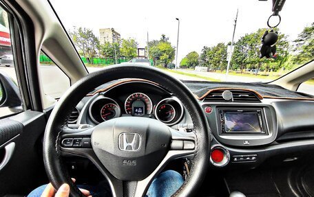Honda Jazz II рестайлинг, 2011 год, 890 000 рублей, 21 фотография