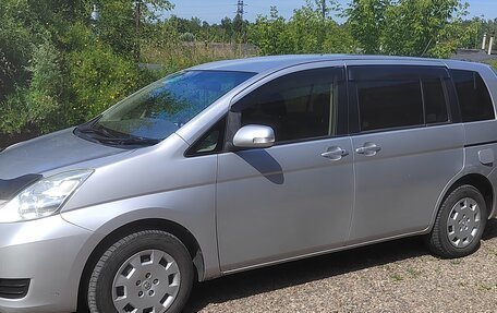 Toyota ISis I, 2012 год, 1 350 000 рублей, 4 фотография