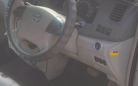 Toyota ISis I, 2012 год, 1 350 000 рублей, 29 фотография