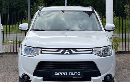 Mitsubishi Outlander III рестайлинг 3, 2013 год, 1 349 000 рублей, 2 фотография
