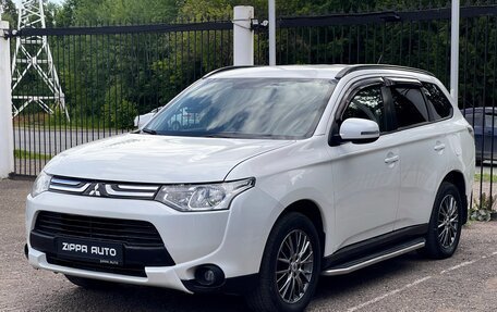 Mitsubishi Outlander III рестайлинг 3, 2013 год, 1 349 000 рублей, 3 фотография