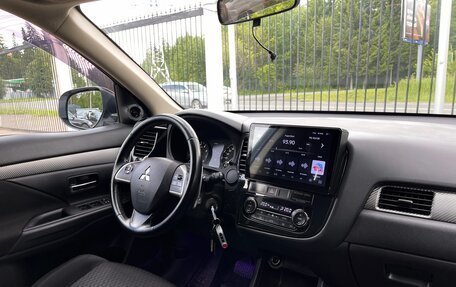 Mitsubishi Outlander III рестайлинг 3, 2013 год, 1 349 000 рублей, 9 фотография