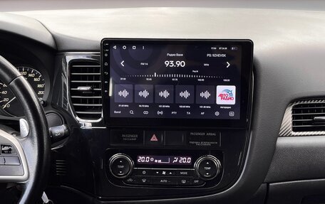 Mitsubishi Outlander III рестайлинг 3, 2013 год, 1 349 000 рублей, 23 фотография