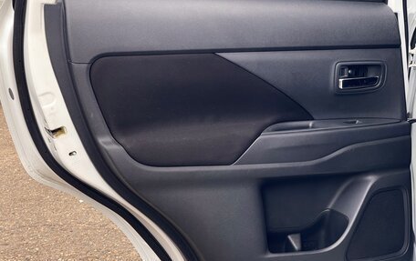 Mitsubishi Outlander III рестайлинг 3, 2013 год, 1 349 000 рублей, 20 фотография