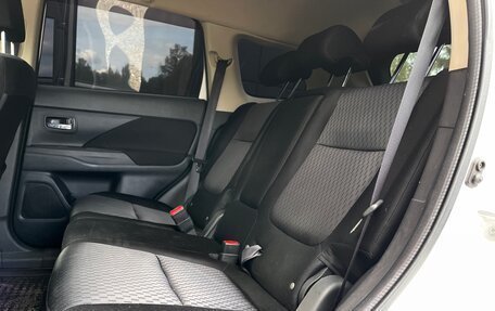 Mitsubishi Outlander III рестайлинг 3, 2013 год, 1 349 000 рублей, 22 фотография