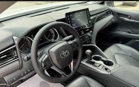Toyota Camry, 2021 год, 3 360 000 рублей, 14 фотография