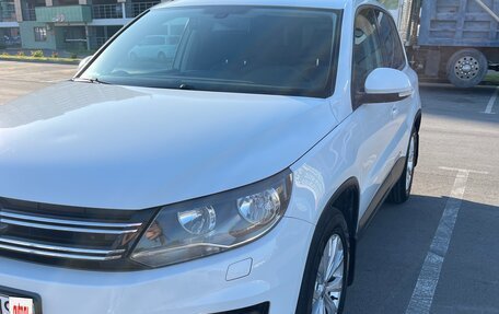 Volkswagen Tiguan I, 2015 год, 1 600 000 рублей, 2 фотография