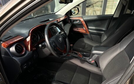 Toyota RAV4, 2015 год, 1 900 000 рублей, 7 фотография