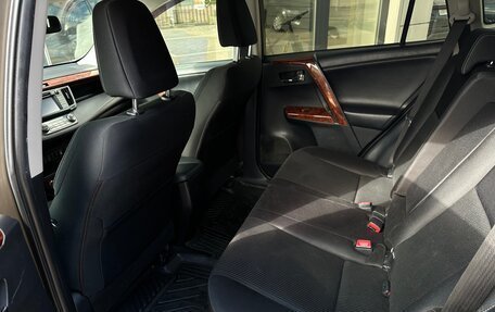 Toyota RAV4, 2015 год, 1 900 000 рублей, 10 фотография