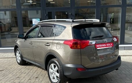 Toyota RAV4, 2015 год, 1 900 000 рублей, 4 фотография